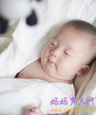 解决宝宝爱踢被子的8个小策略 妈妈都说有效