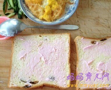 营养早餐搭配 黄瓜鸡蛋三明治