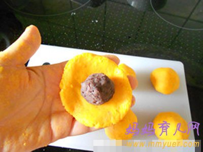 1-3岁宝宝食谱——美味南瓜饼的做法步骤(附图)