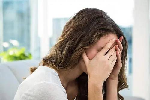 大拇指催经是按哪只手?大拇指按这里催经太灵了