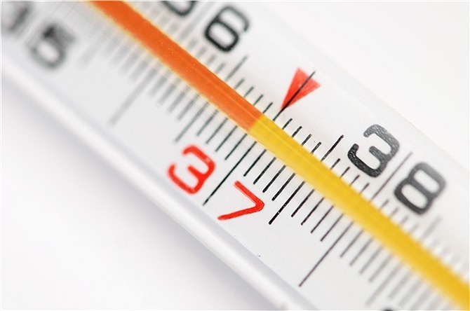 婴儿+发牙+发烧_婴儿牙发炎发烧_婴儿+发牙+发烧