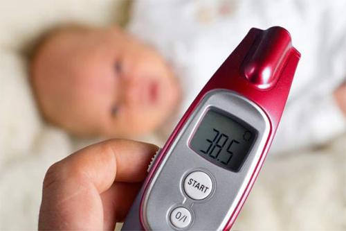 小孩第一次发烧是不是很重要,宝宝发烧实用小妙招