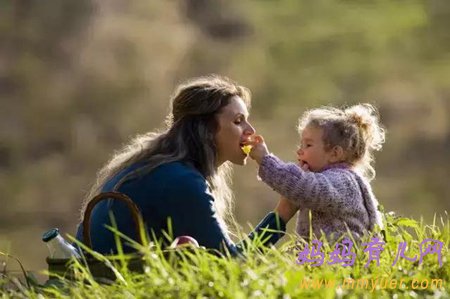 史上最有创意的亲子照拍照技巧 怎么拍怎么美!