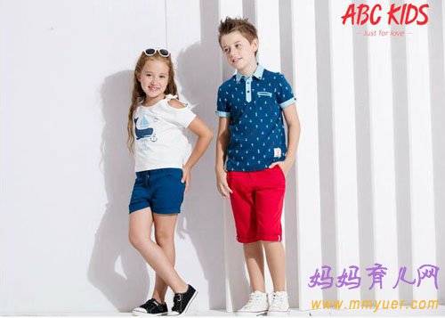 超自然的儿童拍照姿势 没有一点POSS&ldquo;嫌疑&rdquo;