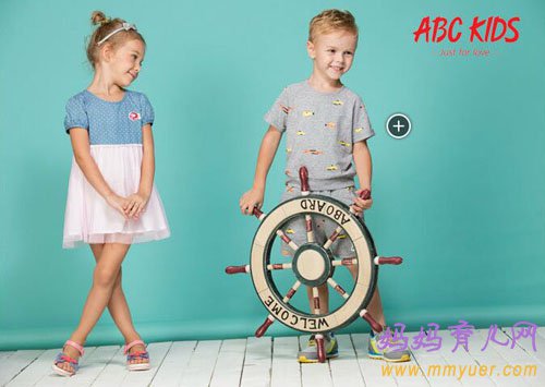 超自然的儿童拍照姿势 没有一点POSS&ldquo;嫌疑&rdquo;