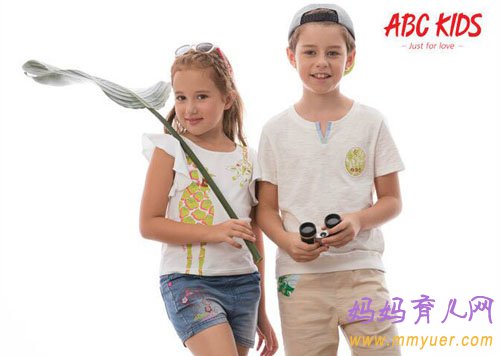 超自然的儿童拍照姿势 没有一点POSS&ldquo;嫌疑&rdquo;